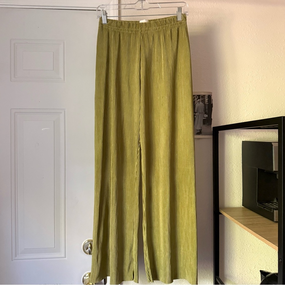 TACH olive army green‎ pleated plisse elastic pull on straight leg pants